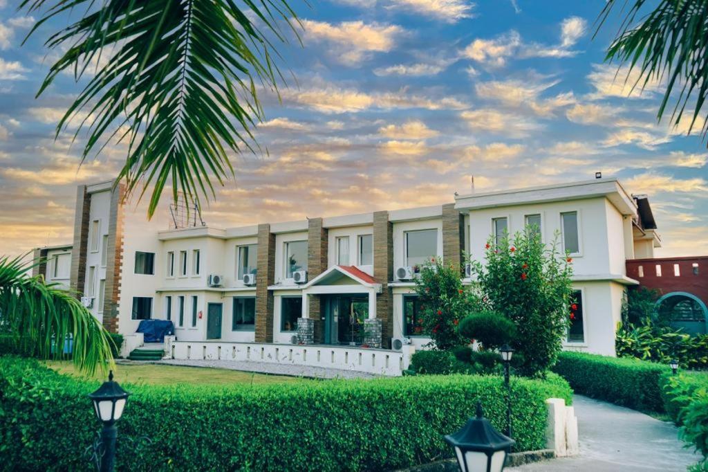 5 Senses Corbett Richness Luxuries Resort ! Destination Wedding & Corporate Events Ramnagar  Bagian luar foto